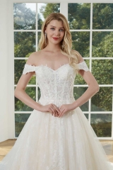 WT4408 Luxury Ball Gown Off Shoulder with Big Chaple Train